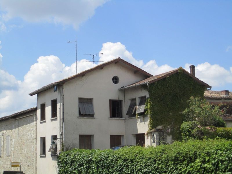 An Opportunity To Acquire A 6 Bedroomed..