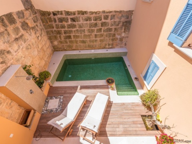Wonderful Renovated Townhouse In Ariany