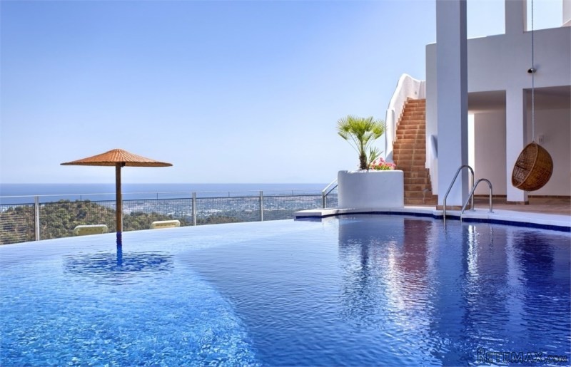 Marbella, , 3 bedrooms, 243 m2, 394 000..
