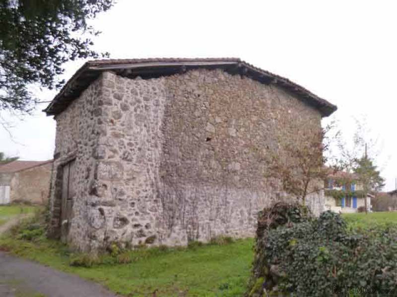 Rural Property To Renovate With Old.. - 2