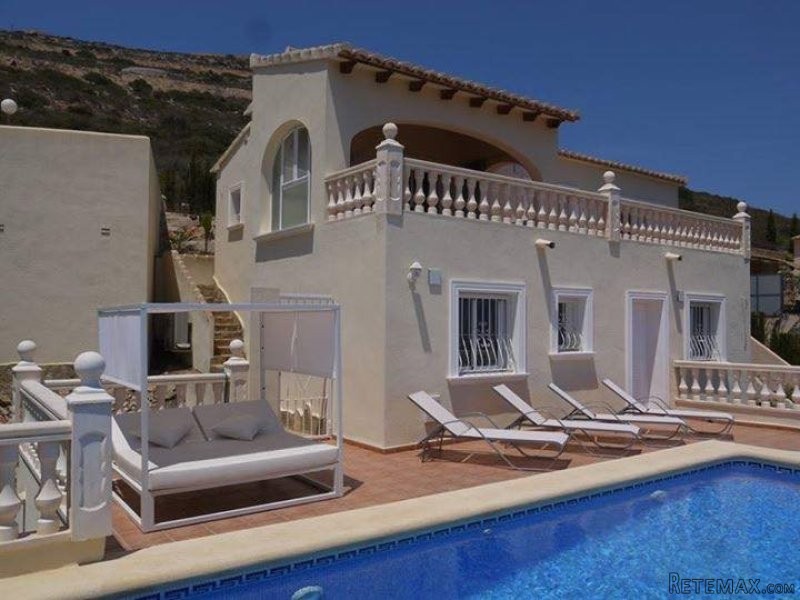 - Villa with stunning sea views in..