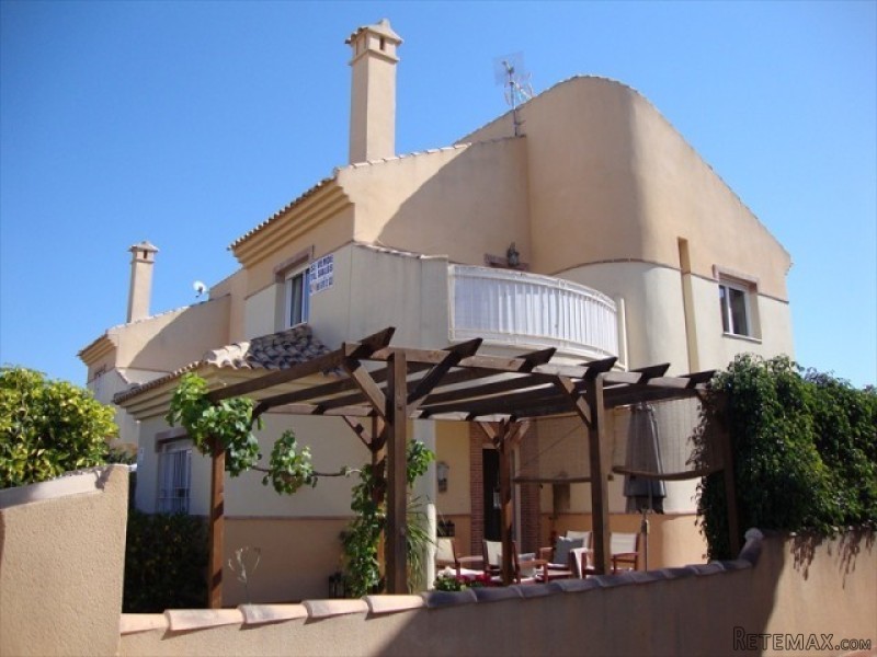 3 Bedrooms - Villa - Alicante - For Sale