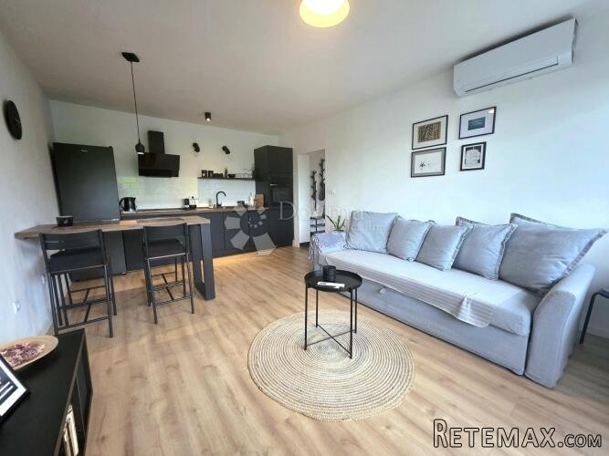 PRODAJA, Stan, Karlovac, NKP 51 m2, Kompletno novouređen, No