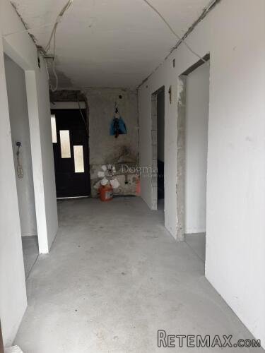 Kuća s 3.459 m² okućnice - 2