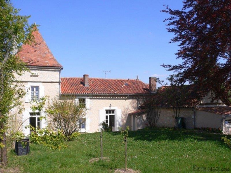 Magnificent 16th Century Property - 2