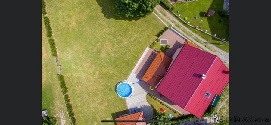 OGULIN - IMANJE SA TRI APARTMANA, BAZENOM I VELIKOM..