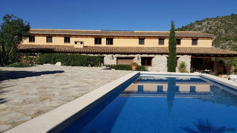 Fully restored 4/5 bedroom finca (old..
