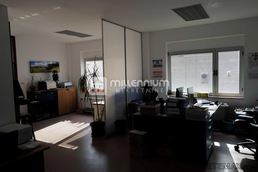 Potok, poslovni prostor od 230m2 i 10 parkirnih mjesta - 4
