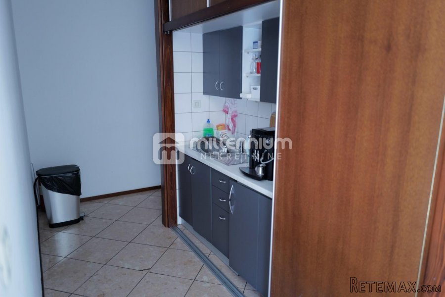 Potok, poslovni prostor od 230m2 i 10 parkirnih mjesta - 7
