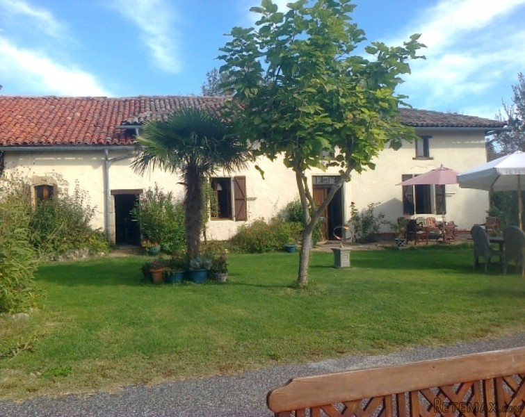 Gascon farmhouse, garden and pool with..