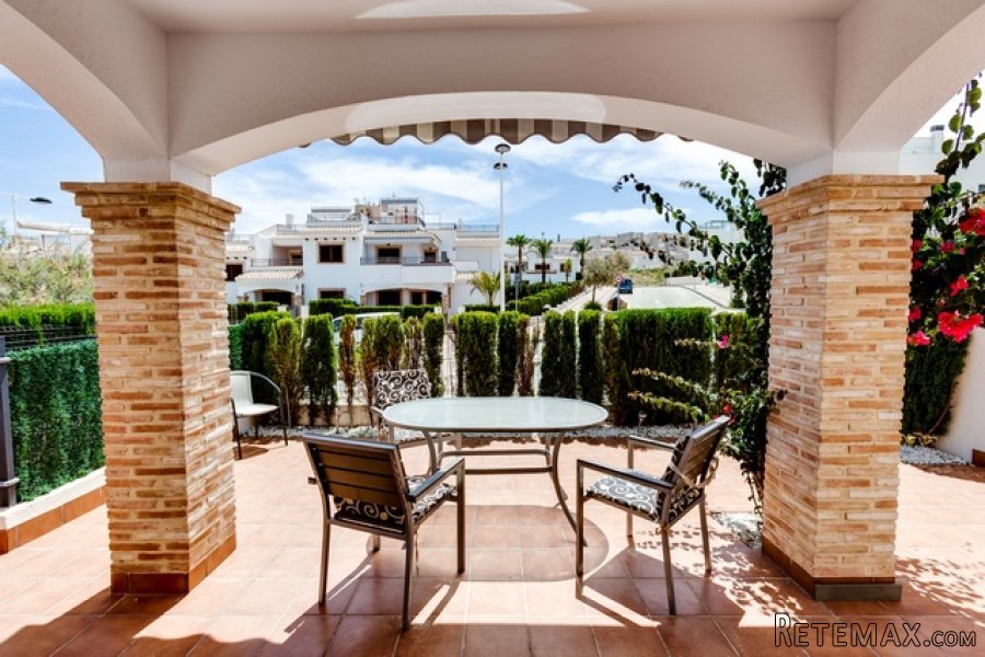 Modern bungalow in a gated community with pools, jacuzzi.. - 2