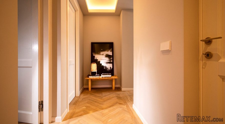 The property offers a total constructed area of 312,7.. - 3
