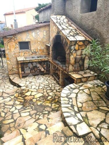 TOP LOKACIJA!!! OBITELJSKA KUĆA S POTENCIJALOM 150 m OD MORA - 3
