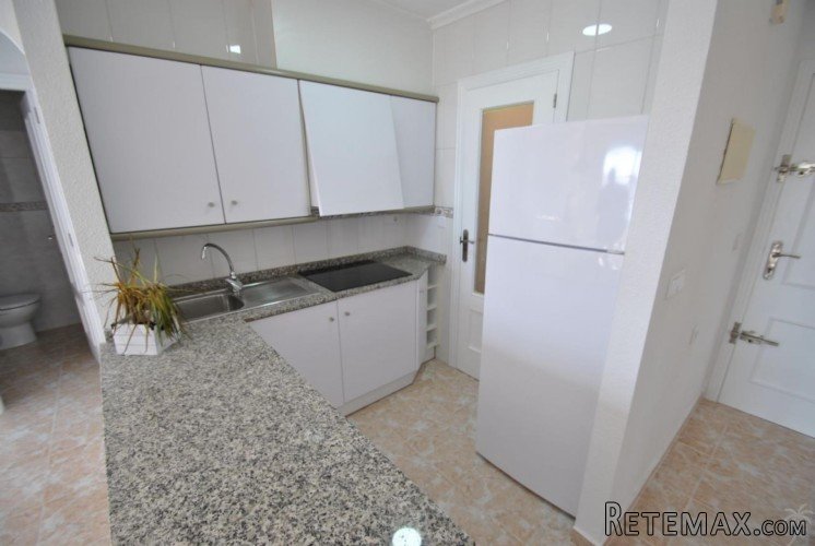 This beautifully located apartment is just 400 meters from.. - 4