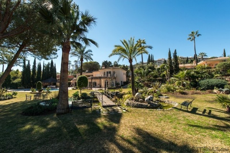 7 Bedrooms - Villa - Malaga - For Sale