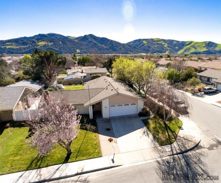 3 bedroom House For Sale: 390 Terrace Ct - 2