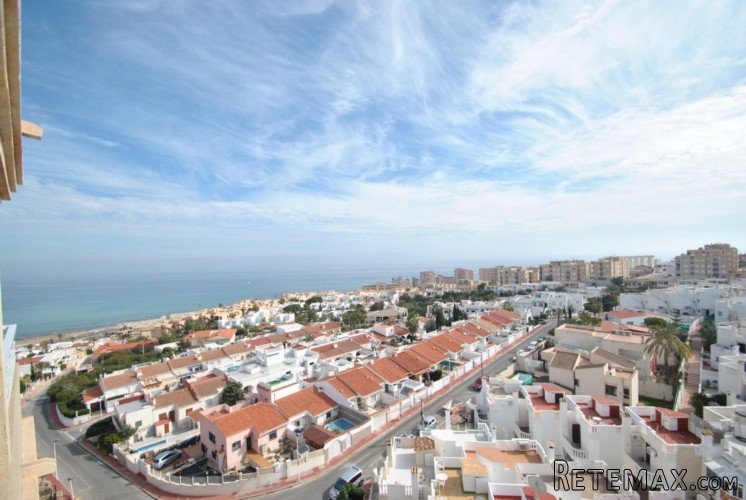 This beautifully located apartment is just 400 meters from.. - 8