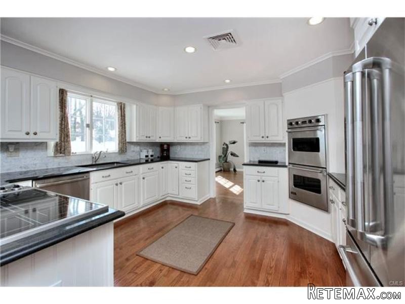 4 bedroom House For Sale: 67 SIGNAL.. - 2