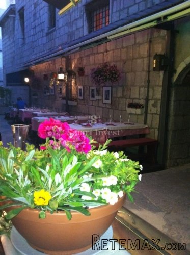 CRES, kuća s apartmanima i restoranom - 2