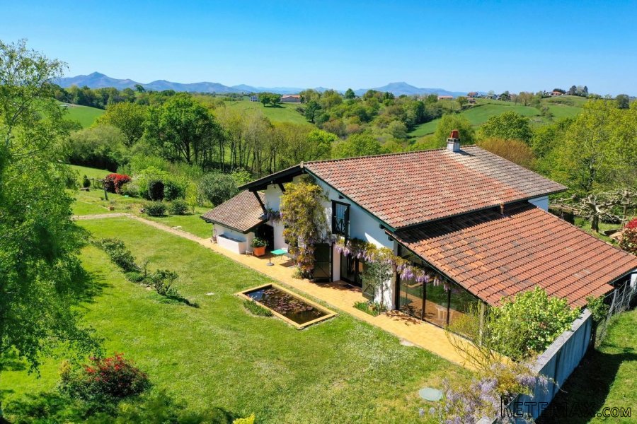 Hasparren (64) - A beautifully renovated Basque farmhouse with..
