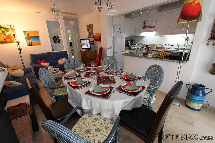 You will find this nice terraced house in Villamartin. The.. - 4