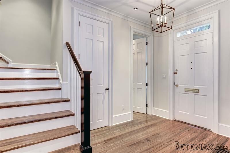 5 bedroom Town House For Sale: 1320.. - 2