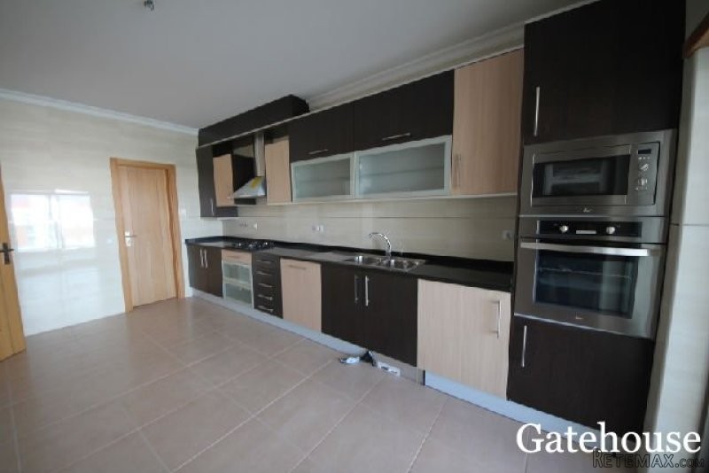 Lagos Spacious Apartment For Sale.. - 2