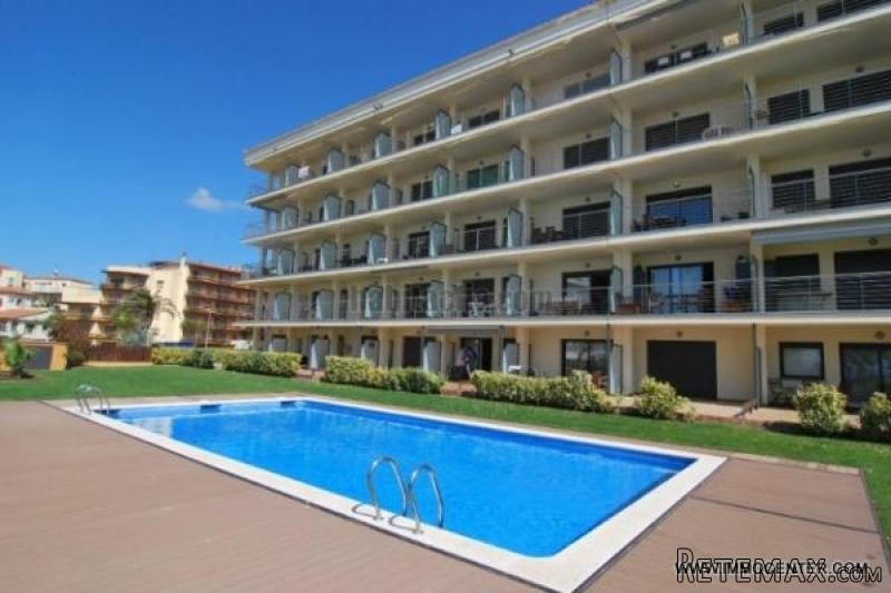 ROSES: Beautiful apartment in second.. - 2