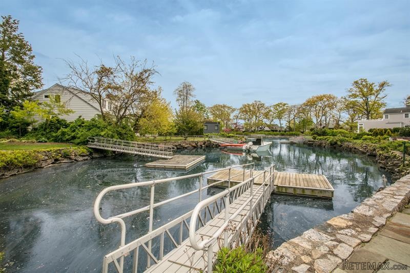 5 bedroom House For Sale: 51 Shore.. - 2