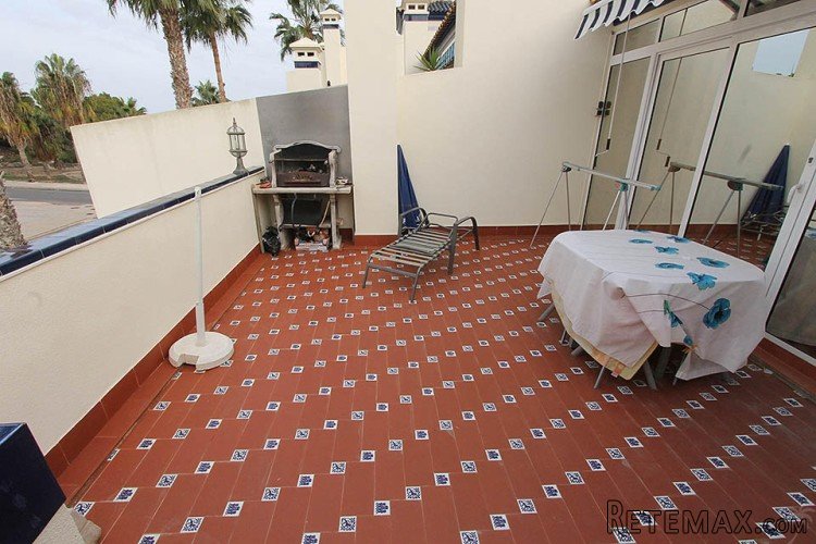 You will find this nice terraced house in Villamartin. The.. - 7