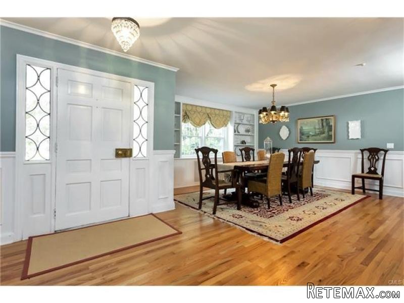 6 bedroom House For Sale: 185 BLUEBERRY.. - 2