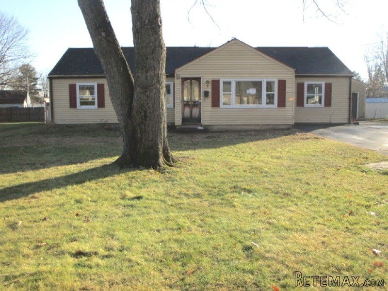 25 Fairfield Dr Windsor Locks, CT..