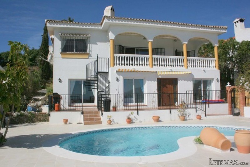 6 Bedrooms - Villa - Malaga - For Sale