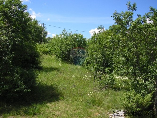 Građevinsko zemljište 843 m2