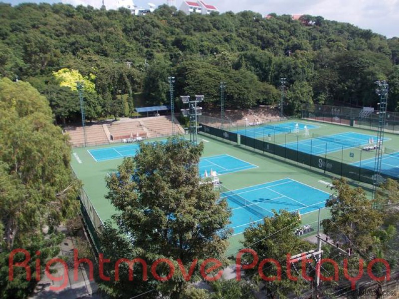2 Bedroom Condo for sale in Pratumnak -..