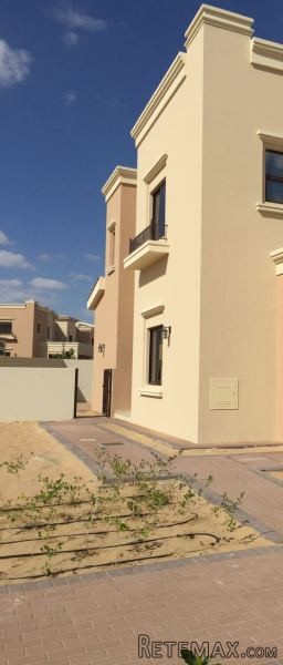 End Unit 3 BR Spacious Mira Family Home - 2