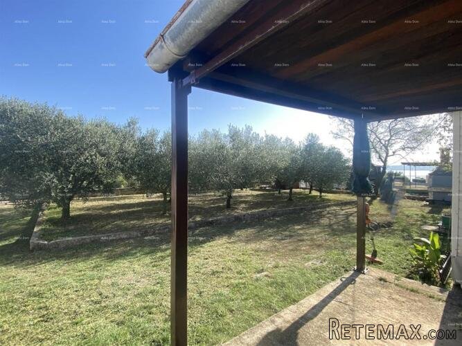 Pomer, Atraktivno građevinsko zemljište 500 m² – svega 100 m..