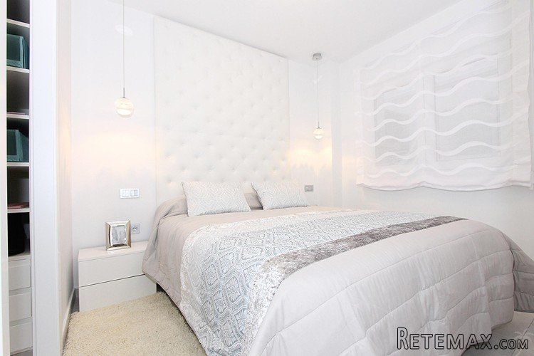 This recently renovated apartment is located just 400.. - 7