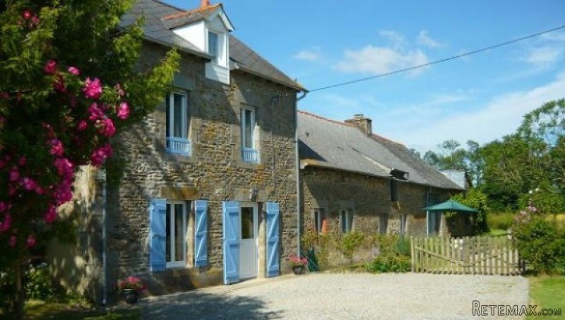 Very pretty detached farmhouse with..