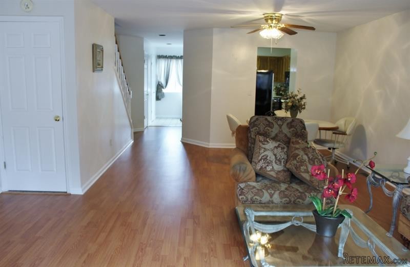 2 bedroom House For Sale: 1205.. - 2