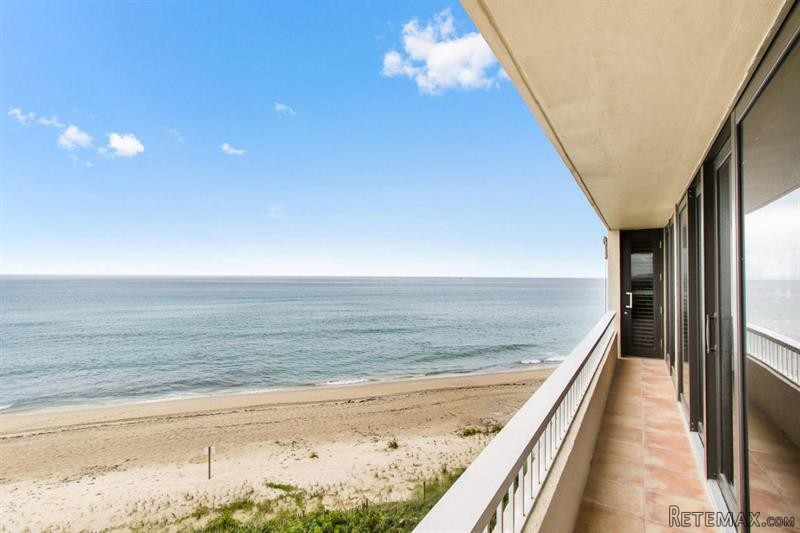 2 bedroom Residence For Sale: Singer..