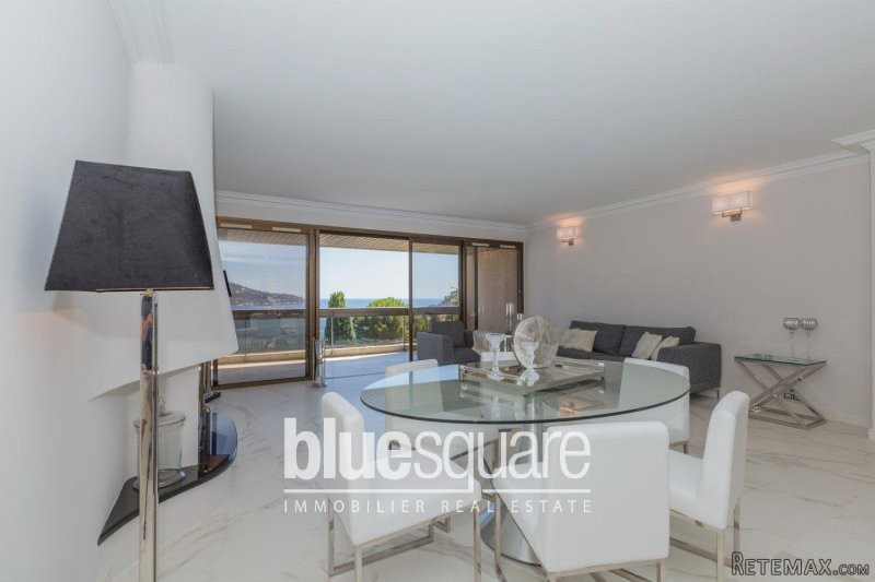 2 bedroom apartment with sea view in..