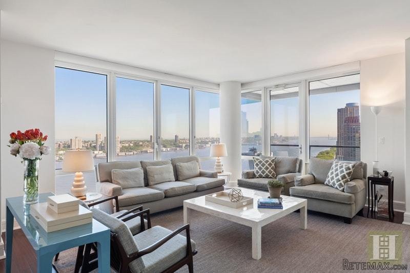 4 bedroom Apartment For Sale: 60..