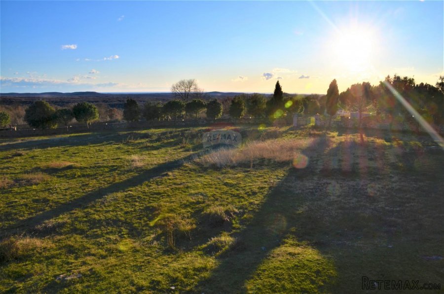 ISTRA, KANFANAR - Kompleks od 2 kuće i 6052 m2 građevinskog - 9