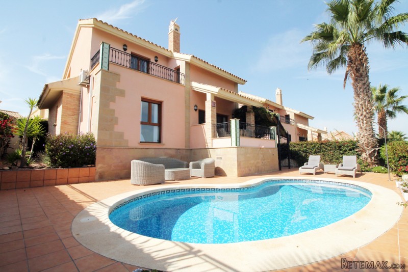 3 Bedrooms - Villa - Alicante - For Sale