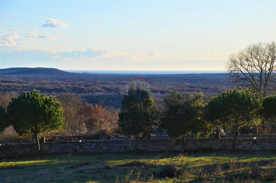 ISTRA, KANFANAR - Kompleks od 2 kuće i 6052 m2 građevinskog - 10