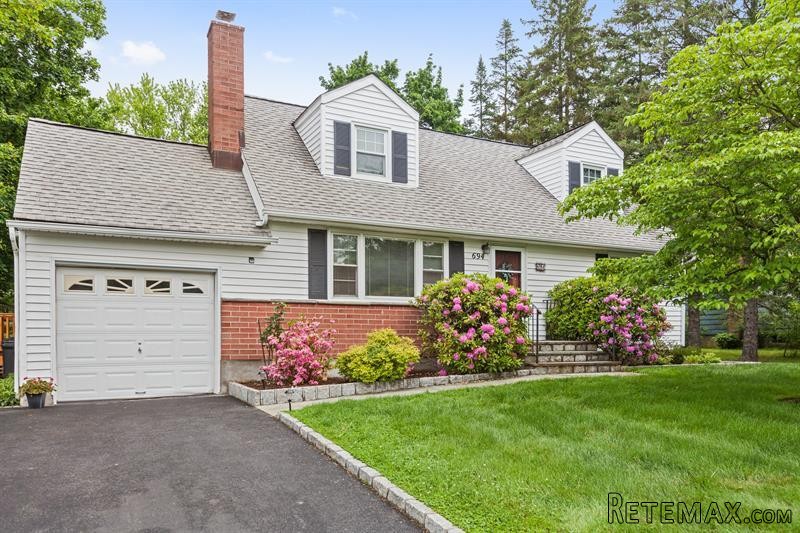 3 bedroom House For Sale: 694 Garth..