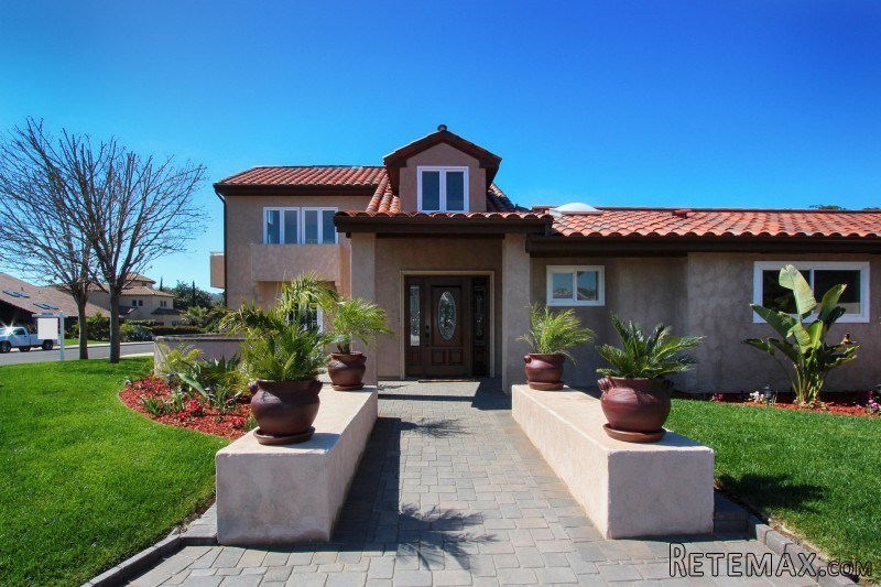 3934 Via Valle Verde