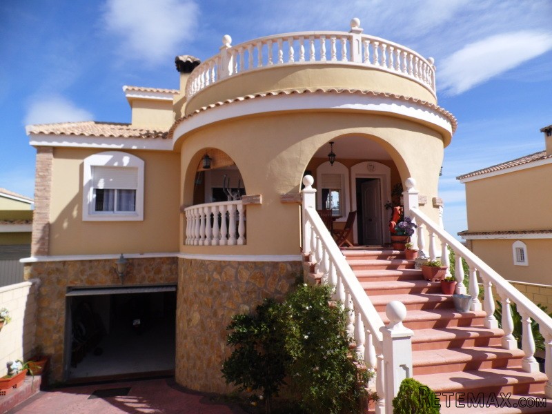 4 Bedrooms - Villa - Alicante - For Sale