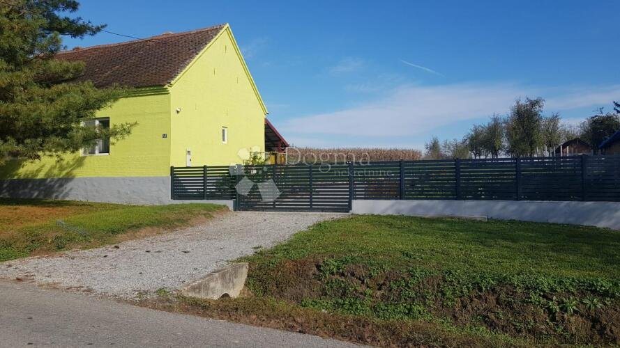ČAGLIN - LIJEPA KUĆA NA PROSTRANOJ OKUĆNICI - 2